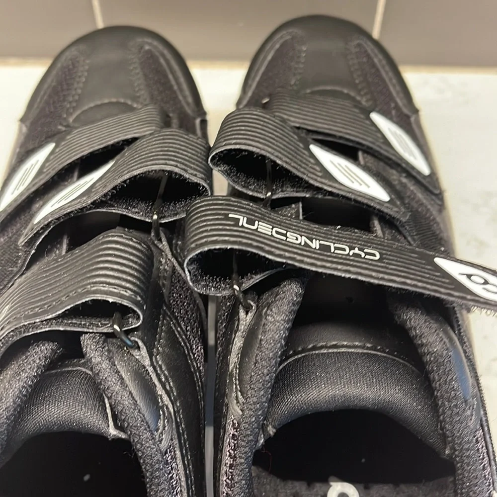 Cyclingdeal riding shoes